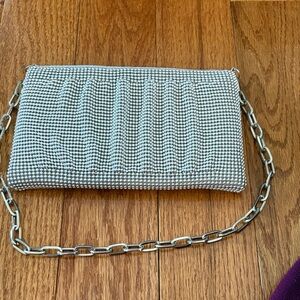 Metal clutch